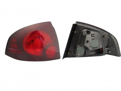 Calavera Izquierdo S/Arnes Oscura (Humo/Rojo) Nissan Sentra B-15 2004 2005 2006